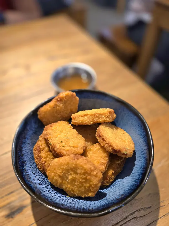 不可能黃金脆雞塊配自選醬汁