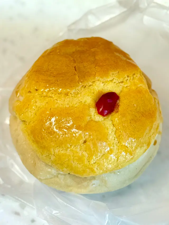 菠蘿紅豆包