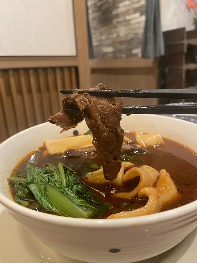 招牌紅燒腱心牛肉麵