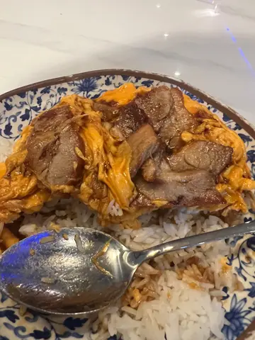叉烧炒滑蛋饭，梅菜扣肉饭