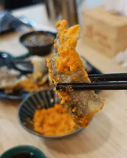 蟹黃脆魚皮