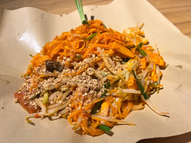 泰式炒金邊粉（走肉）