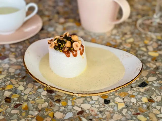 Île Flottante | Pistachio | Caramel | Vanilla Ice Cream