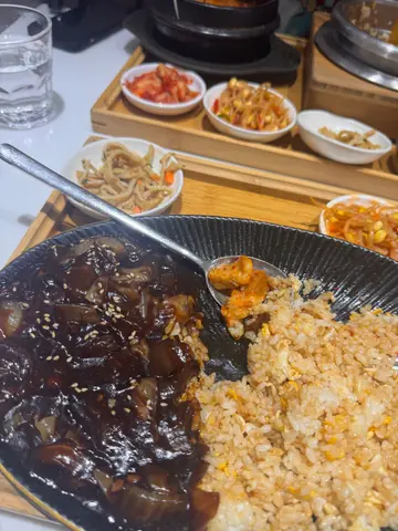泡菜辣豬肉湯飯