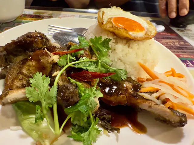 泰式香茅豬扒煎蛋飯