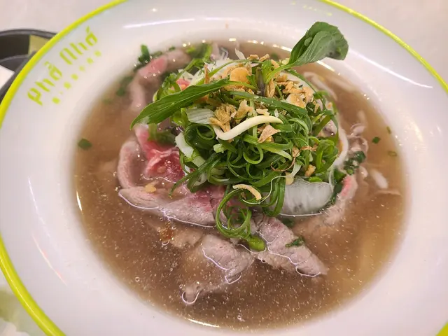 順。生牛肉湯河