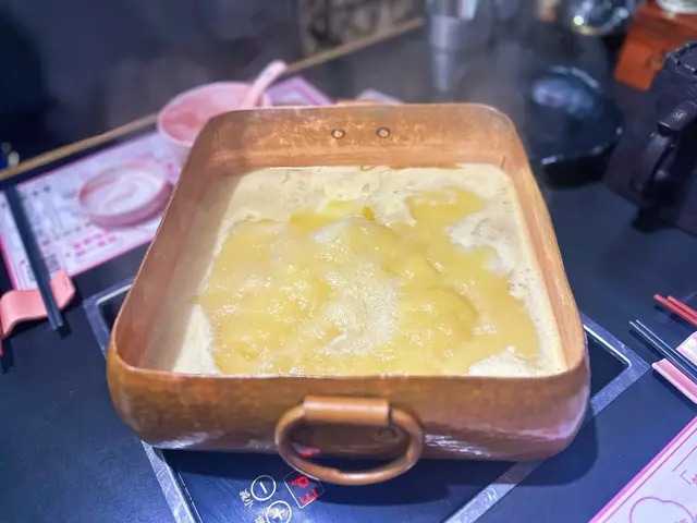 雍穆公主花膠雞湯鍋 (半隻)