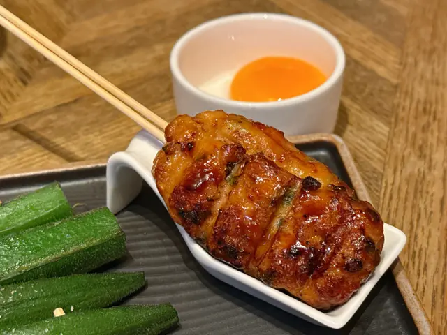 雞肉棒調味偏重
但沾上新鮮蛋黃後味道即刻中和返
肉質都滑左好多,啖啖肉超正呀!