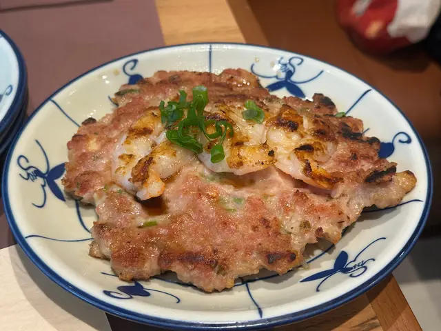 燒原隻虎蝦球蝦米肉餅