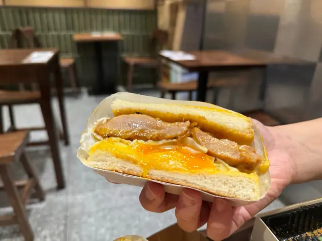 慢烤雞腿芝士蛋吐司