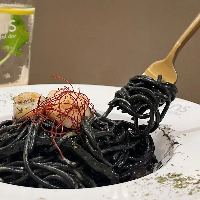 北海通帶子墨魚汁意大利粉