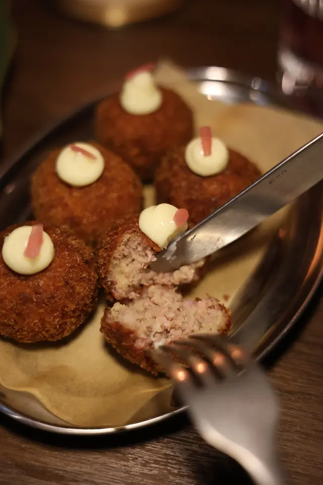 Mondeghilli Meatballs