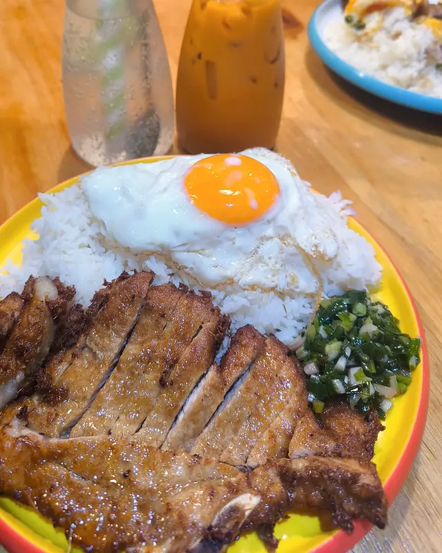 蔥油豬扒蛋飯