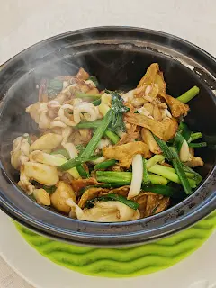 薑蔥炒蟶子皇配煎米粉