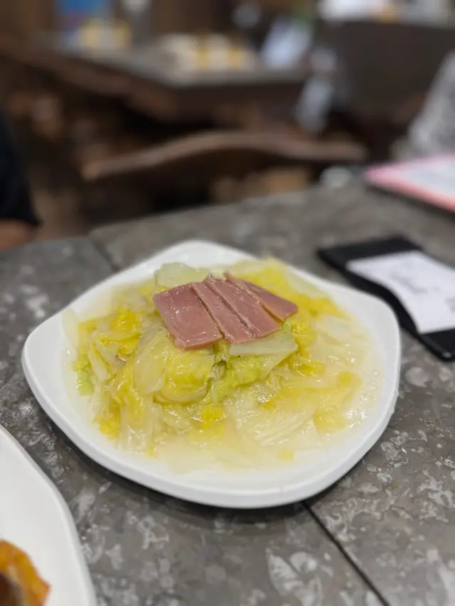雲腿津白