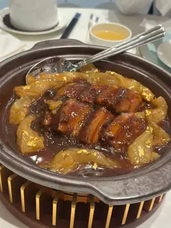 梅菜干花胶扣五花腩