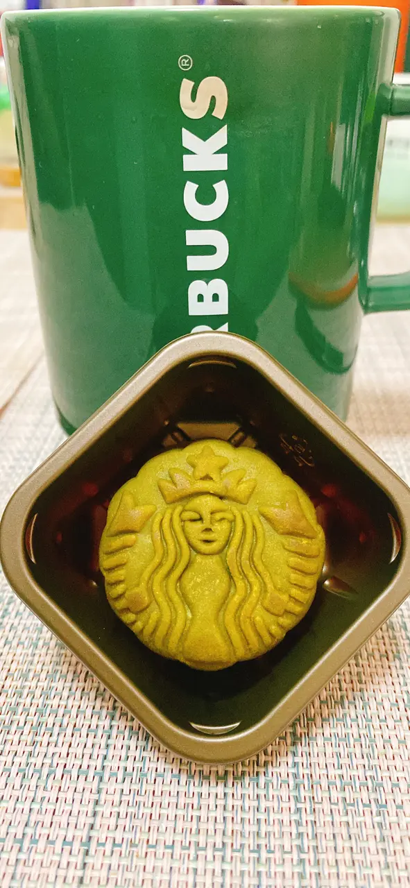 Starbucks綠茶紅豆月餅