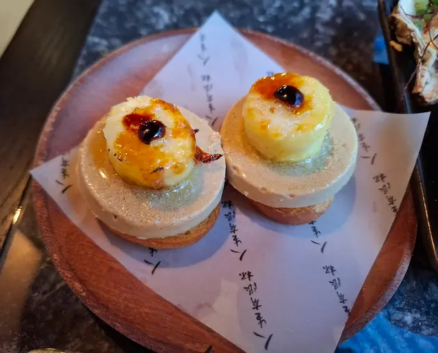 焦糖菠蘿鵝肝醬多士