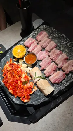 譚子五花肉拼炸醬拉麵