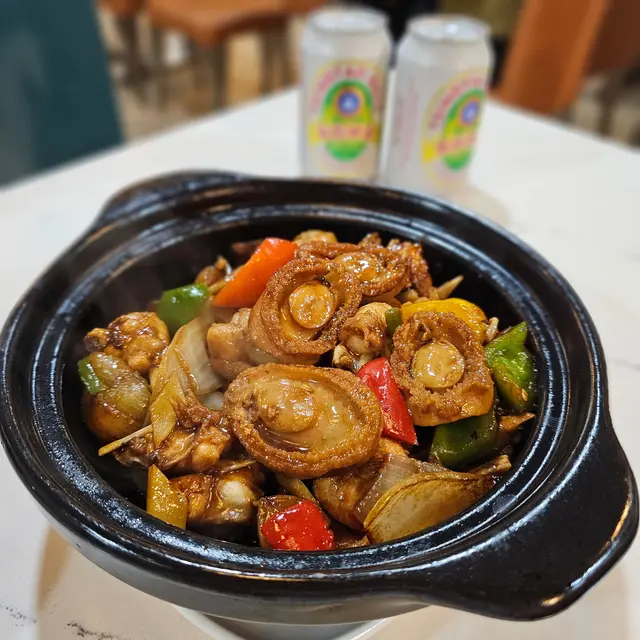 鮑魚滑雞煲