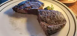 #FoodieLife #steaklover #dryagedbeef 