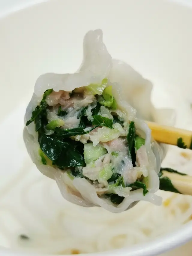 小棠菜餃子
較少見口味
滿滿小棠菜，真材實料，
菜味香濃，但沒有那種苦辛的剌激味道
個人口味喜歡更軟冧一點的小棠菜
不知用煎的會否更美味

