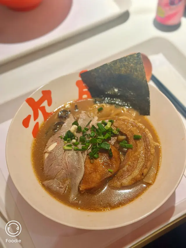 招牌三色（雞、牛、豚肉）香濃蝦湯拉麵