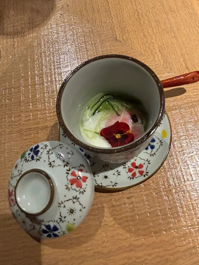 白松露魚子醬蘭王溫泉蛋