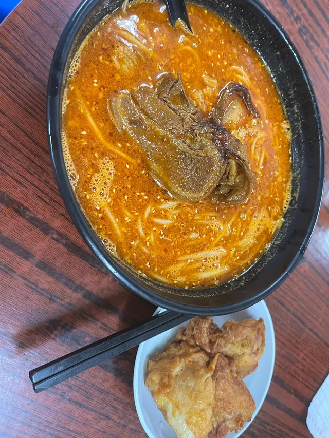 麻辣腩肉米水線