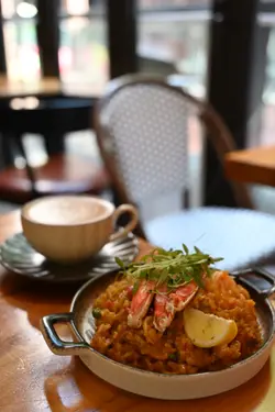 松葉蟹腳海鮮西班牙飯