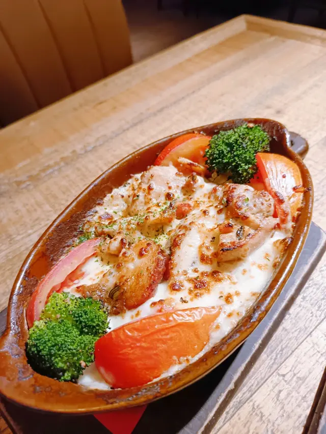 忌廉汁雞扒焗飯