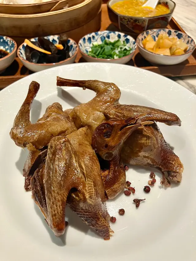火焰紅燒乳鴿