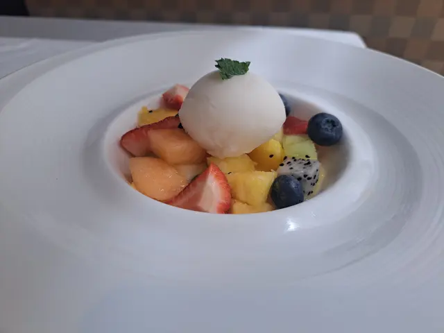 鮮果沙律、檸檬雪葩