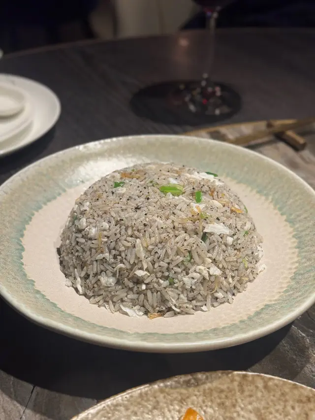 松露瑤柱蛋白炒飯