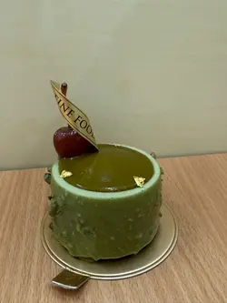 开心果樱桃蛋糕