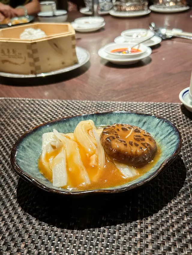 鮑汁花菇扒時蔬