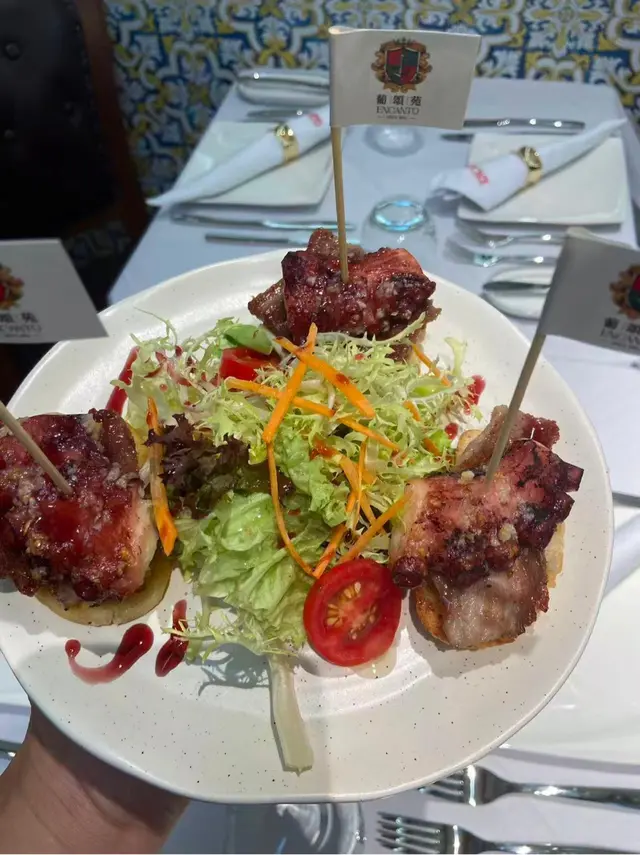 炙烤八爪魚及黑毛豬柳串