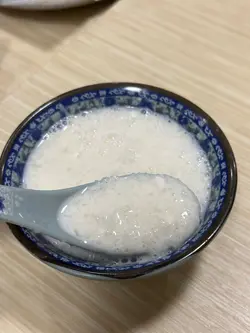 冰凉椰汁雪燕糖水