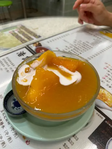 芒果蛋白炖鲜奶