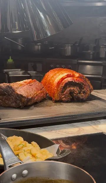 脆皮烧猪腩肉  烧牛肉