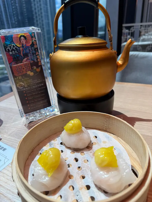 抱抱蝦餃