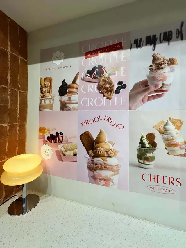 佢哋嘅 Froyo 冇加忌廉 ❌ 用嘅係北海道 3.6 牛奶 + 希臘低脂乳酪，食落口感香滑實在，味道 Balance 得幾好！

