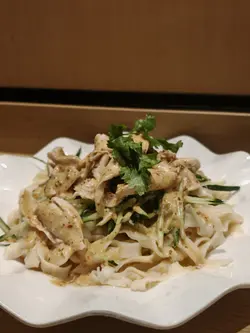 手撕鸡凉面