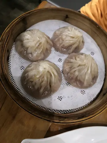 小笼包皮薄汤汁爆出嚟🤩