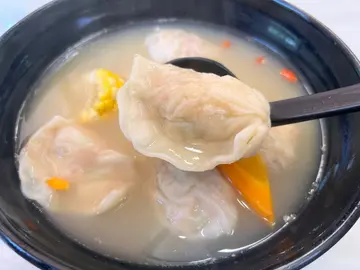 帆立贝虫草花鲜虾饺子