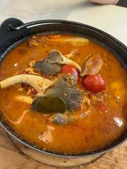 板烧猪颈肉砂煲MAMA面