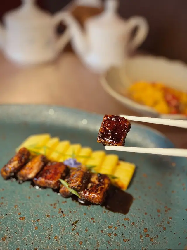 鳳梨黑醋松板肉