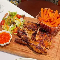 葡式風味辣醬烤雞配脆皮地瓜及沙律