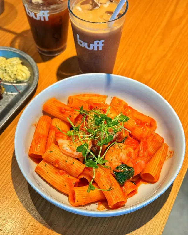 海蝦辣蕃茄汁粗管通粉