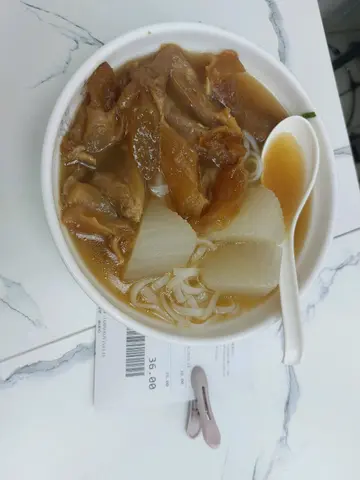 牛筋软硬适中 萝卜入味 汤香甜 